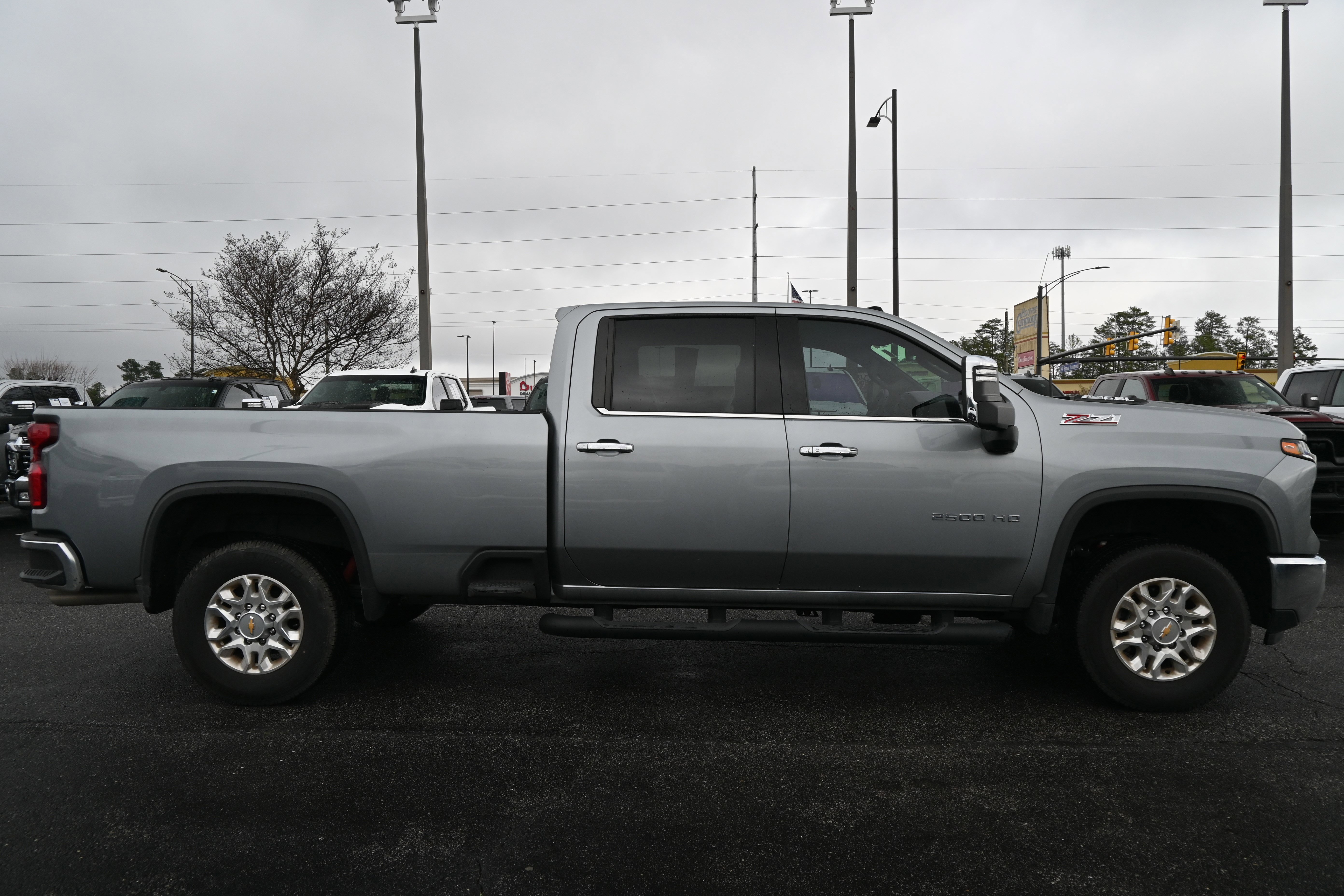 Used 2024 Chevrolet Silverado 2500 LTZ w/ LTZ Convenience Package image 11