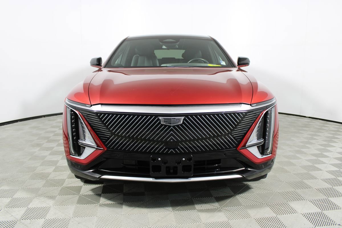 Used 2024 Cadillac Lyriq Tech RWD image 2