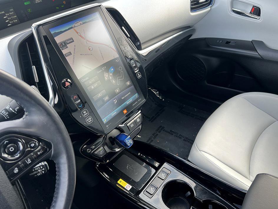Used 2022 Toyota Prius Limited image 21
