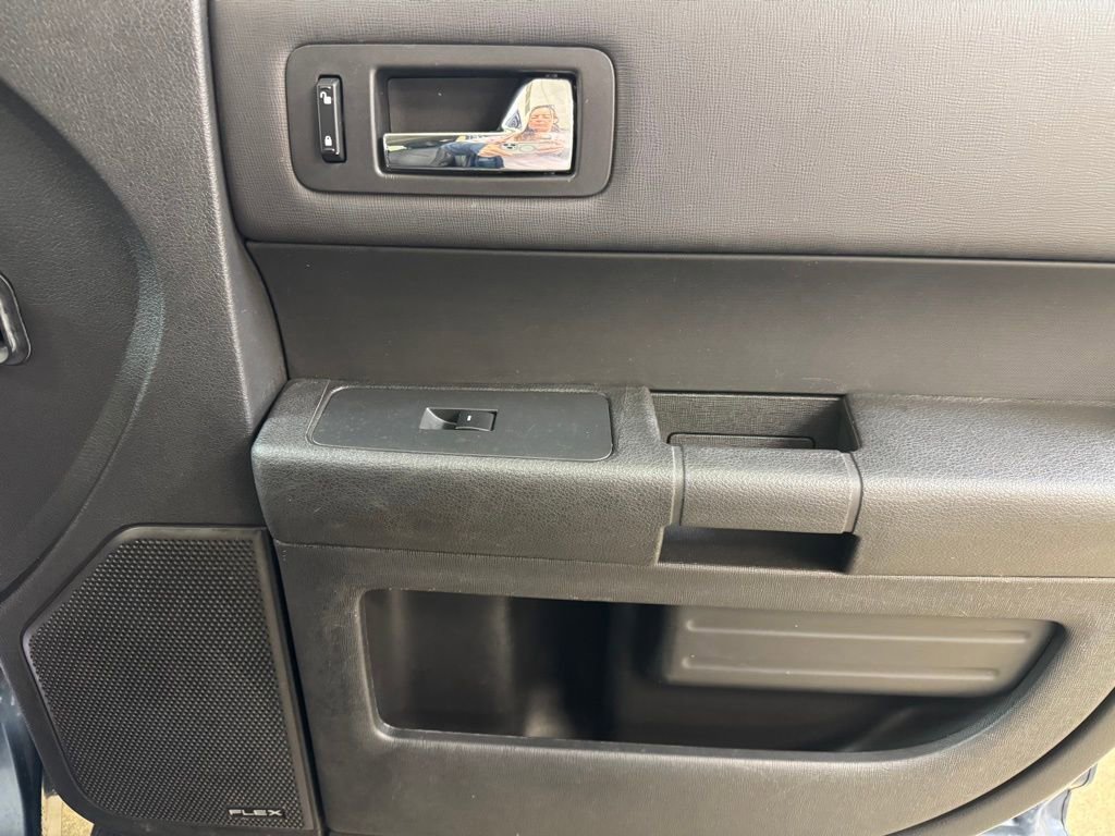Used 2019 Ford Flex SE image 28