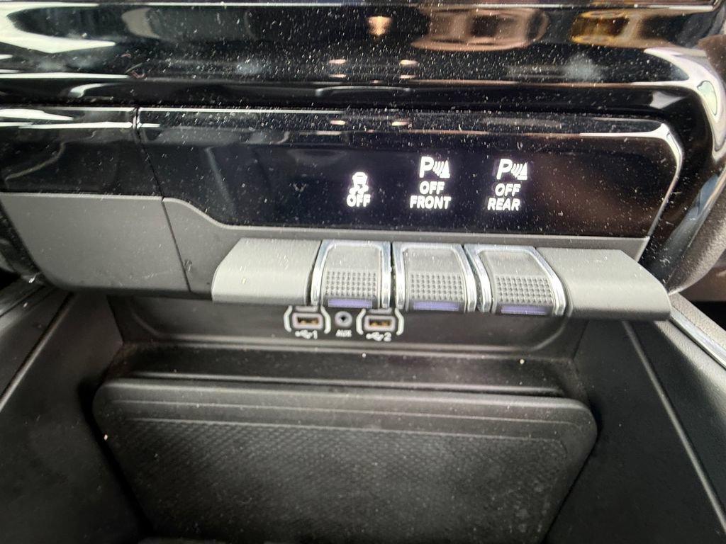 Used 2026 RAM 1500 Laramie AWD/4WD image 46