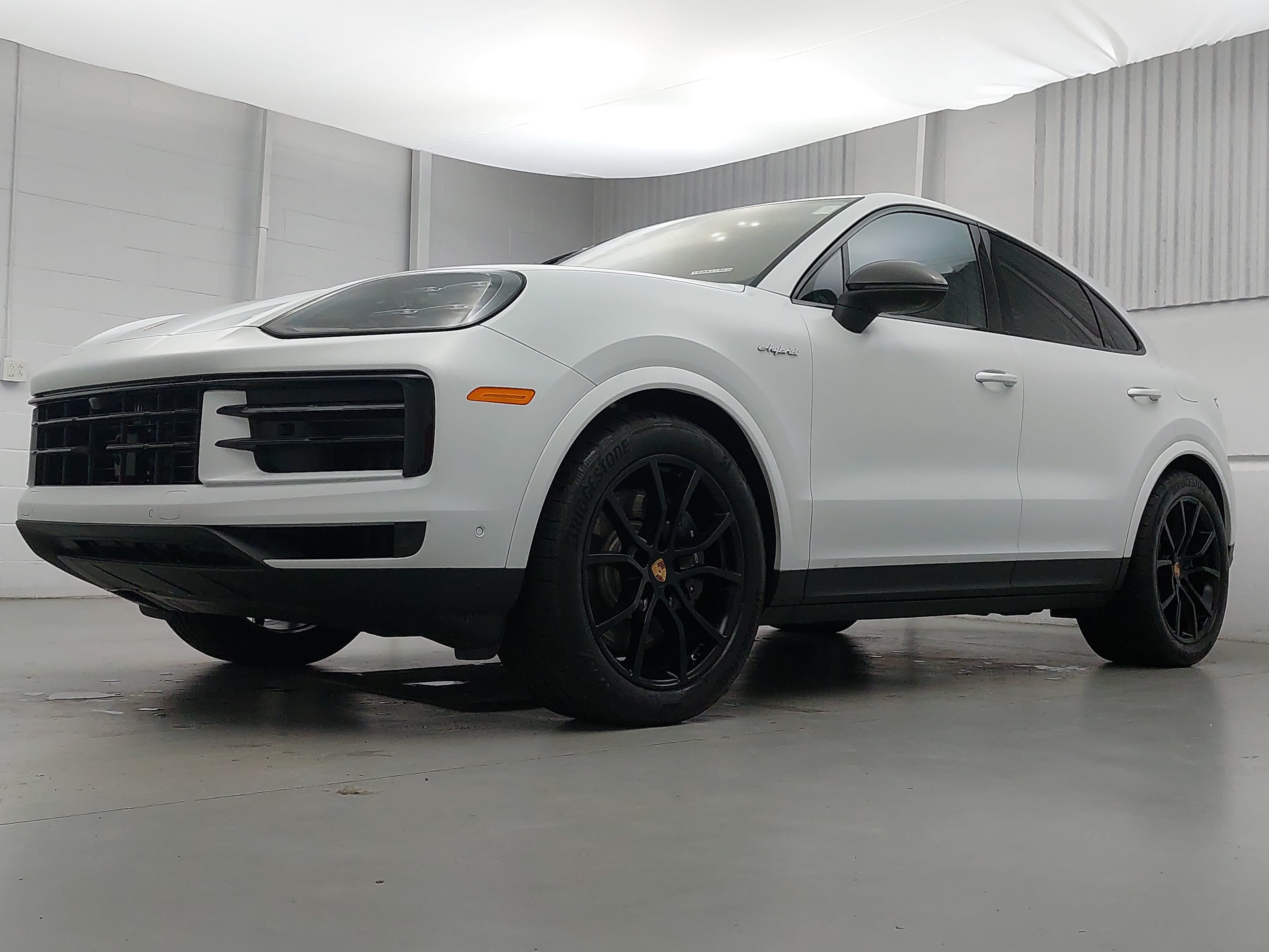 Certified 2026 Porsche Cayenne E-Hybrid Coupe AWD/4WD image 1