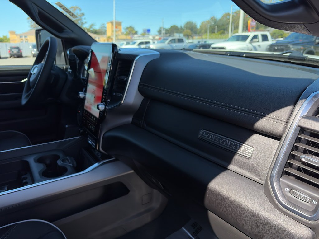 New 2026 RAM 3500 Laramie AWD/4WD image 27