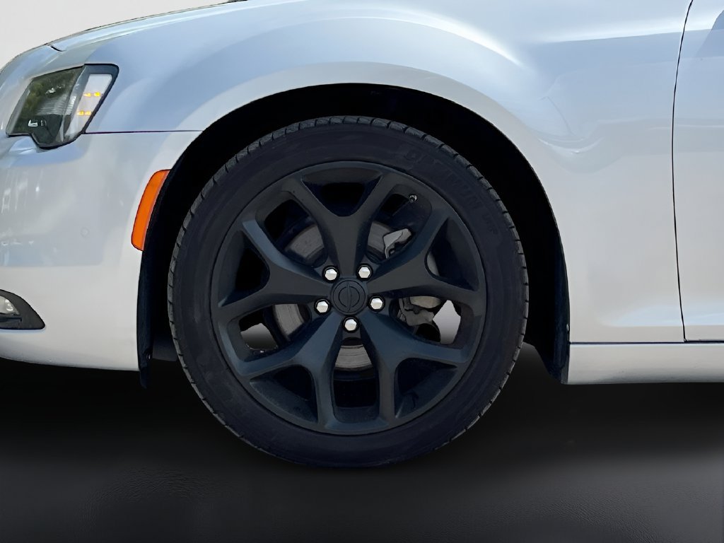 Used 2023 Chrysler 300 S RWD image 33