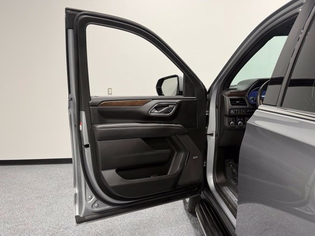 Used 2023 Chevrolet Tahoe High Country w/ Advanced Technology Package AWD/4WD image 13