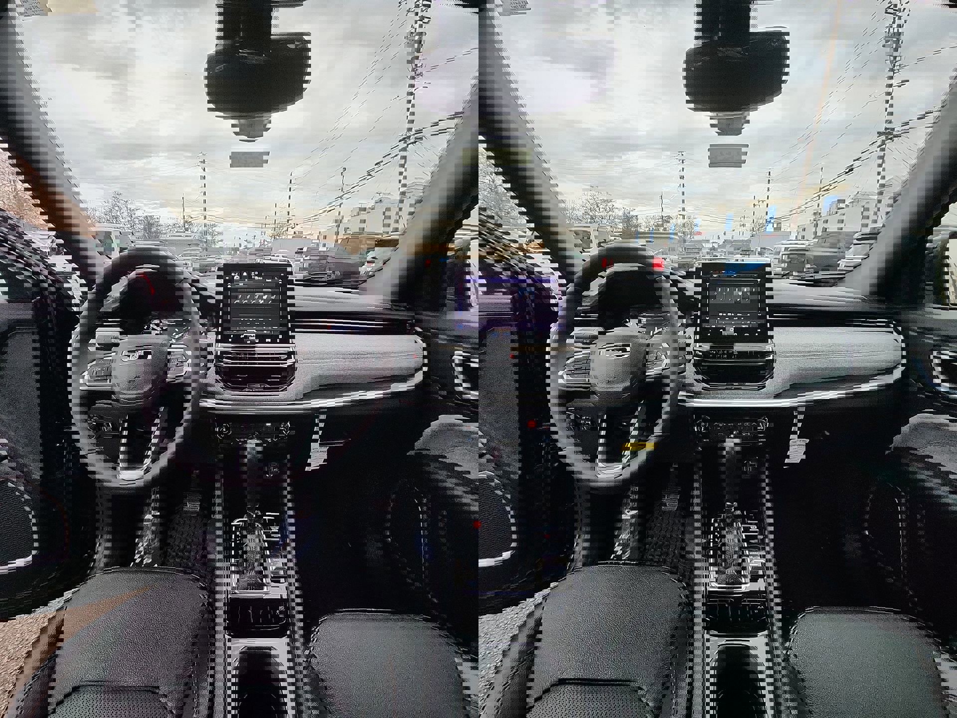 Certified 2023 Jeep Compass Latitude image 25