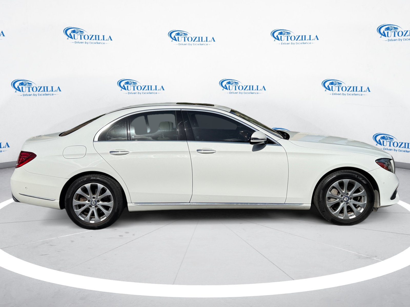 Used 2017 Mercedes-Benz E 300 image 6