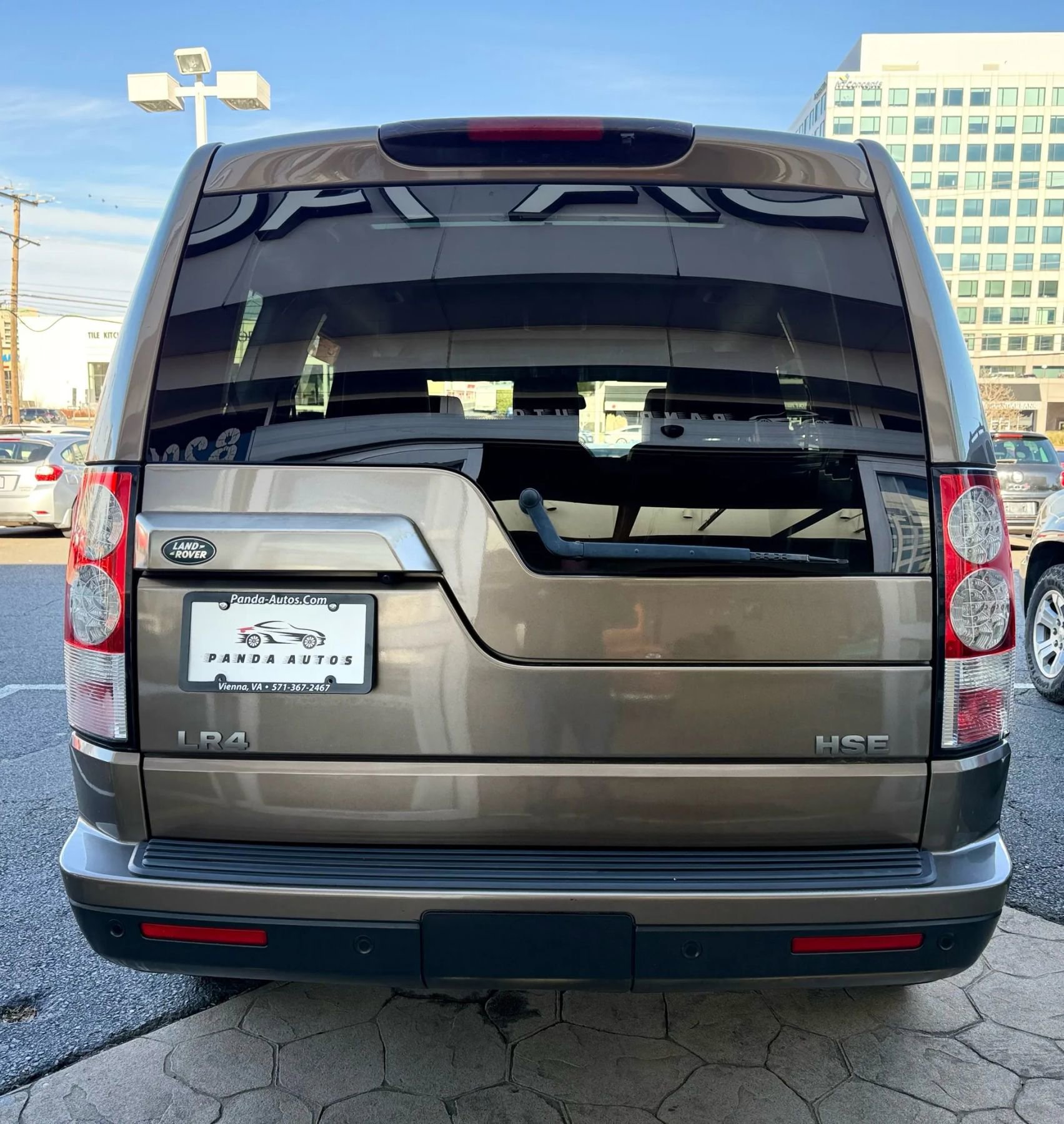 Used 2011 Land Rover LR4 HSE image 6