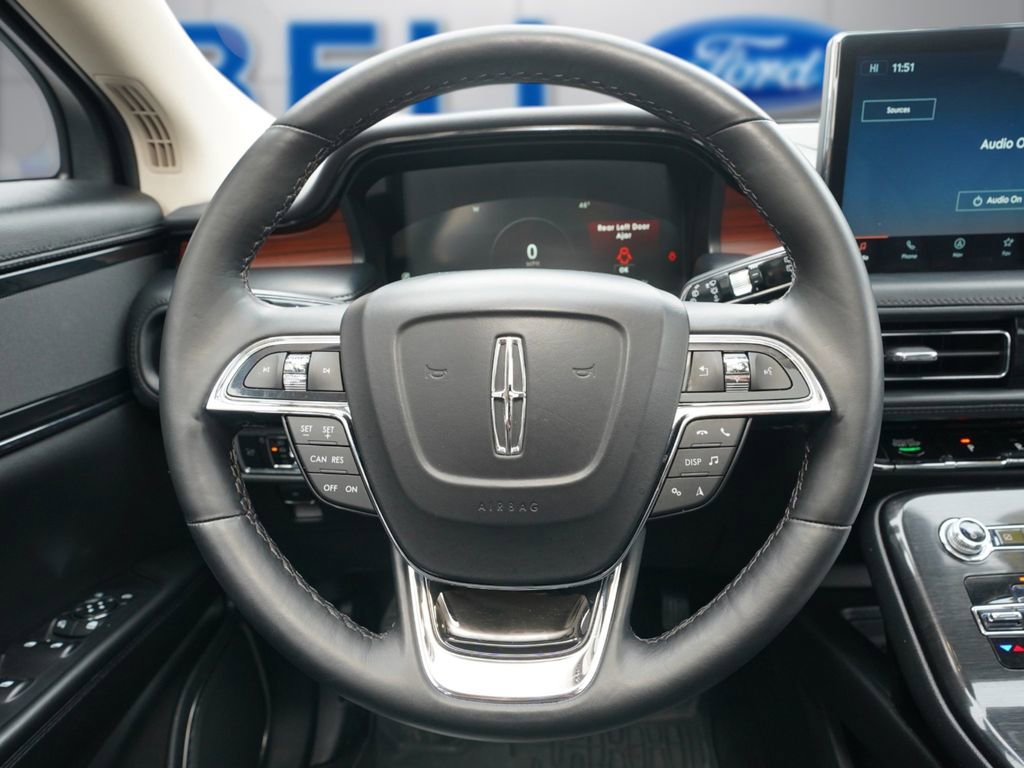 Used 2023 Lincoln Nautilus Reserve image 24