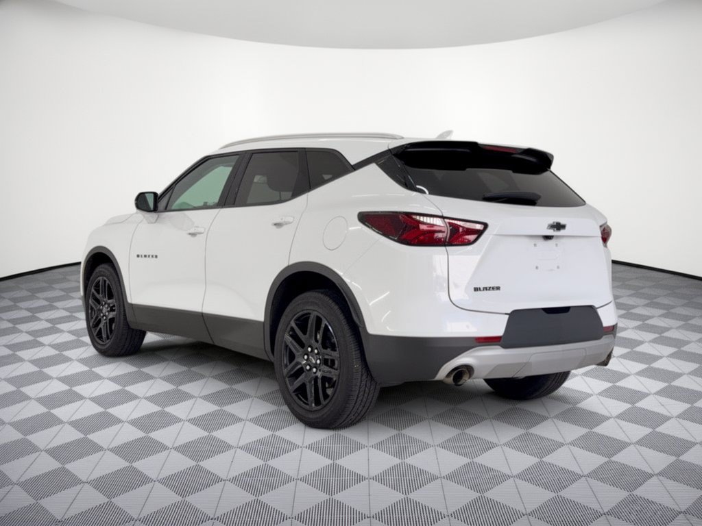 Used 2021 Chevrolet Blazer LT w/ LPO, Black Accent Package FWD image 3