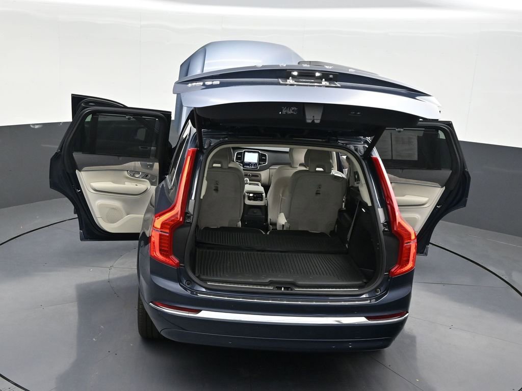 Used 2025 Volvo XC90 T8 Ultra w/ Lounge Package image 34