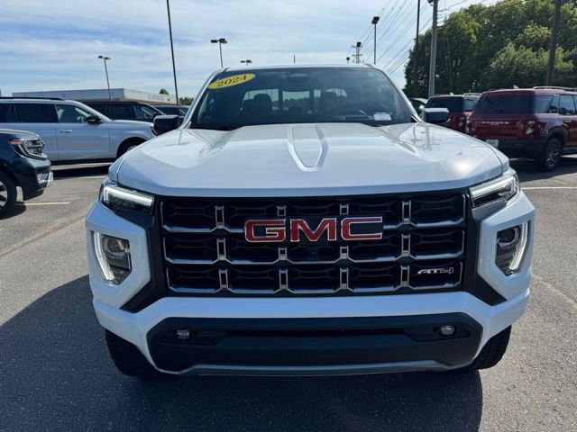 Used 2024 GMC Canyon AT4 w/ AT4 Premium Package AWD/4WD image 2