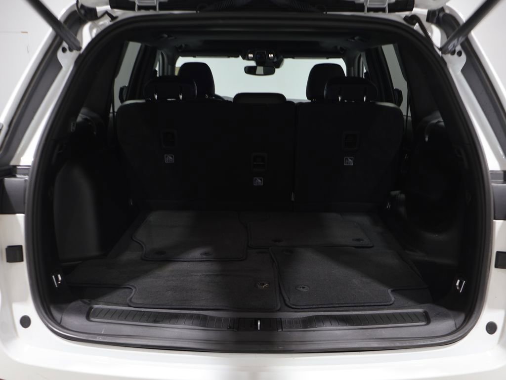 Used 2023 Jeep Grand Cherokee Altitude image 4