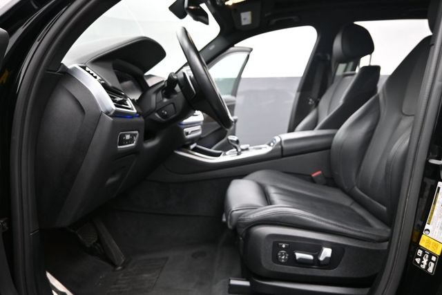 Used 2022 BMW X5 xDrive40i w/ Premium Package AWD/4WD image 17