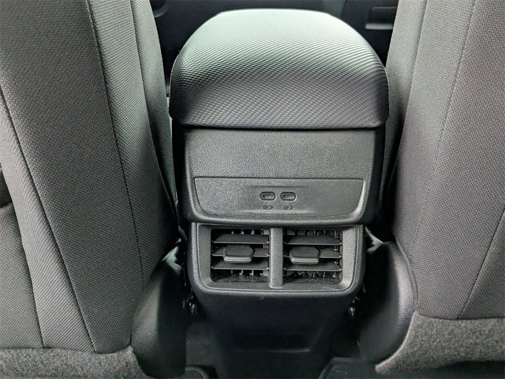 Used 2025 Chevrolet Equinox LT image 29