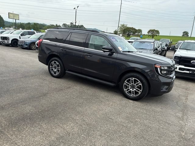 Used 2025 Ford Expedition Active AWD/4WD image 30