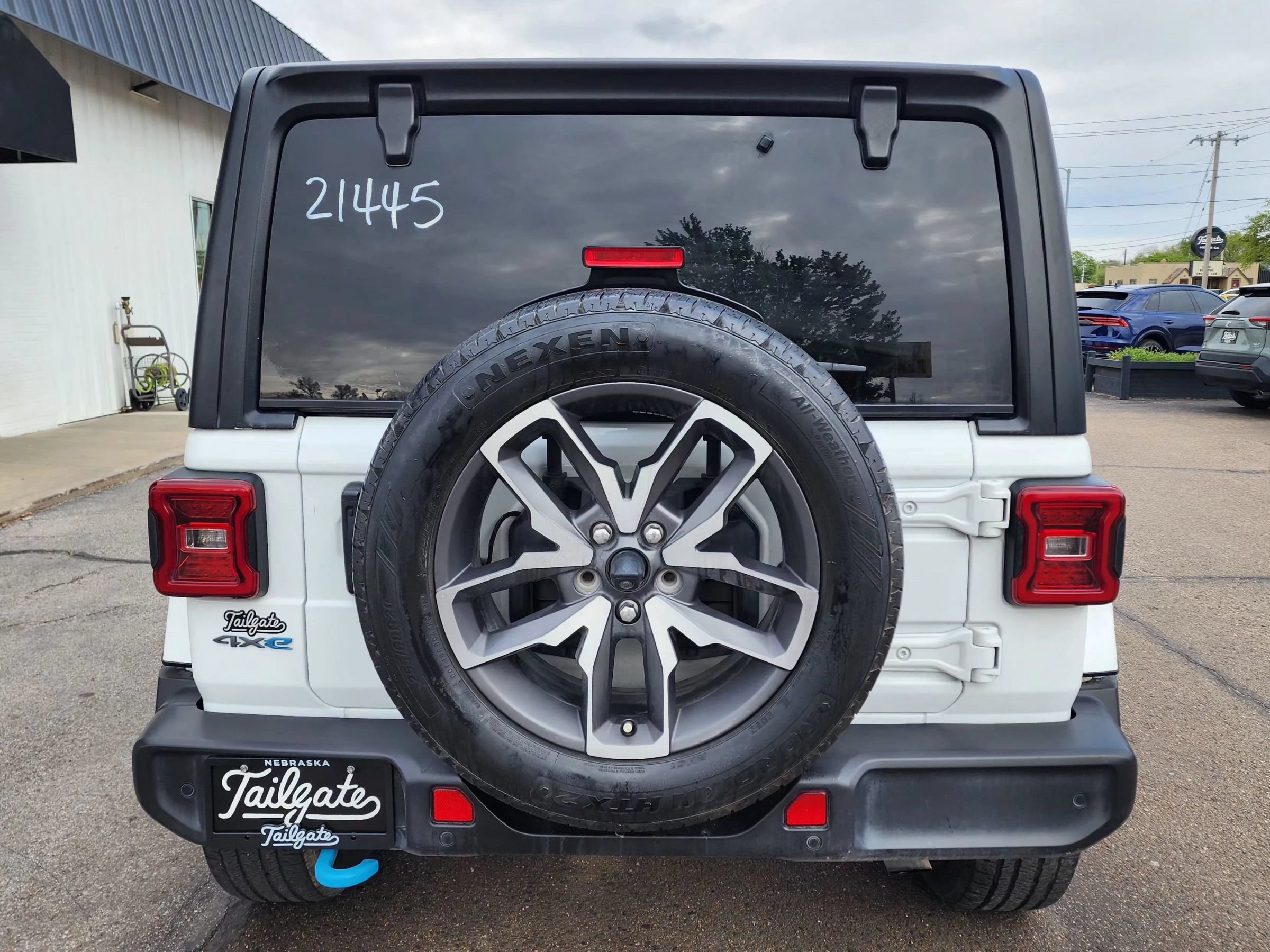 Used 2024 Jeep Wrangler Unlimited w/ Convenience Group AWD/4WD image 6