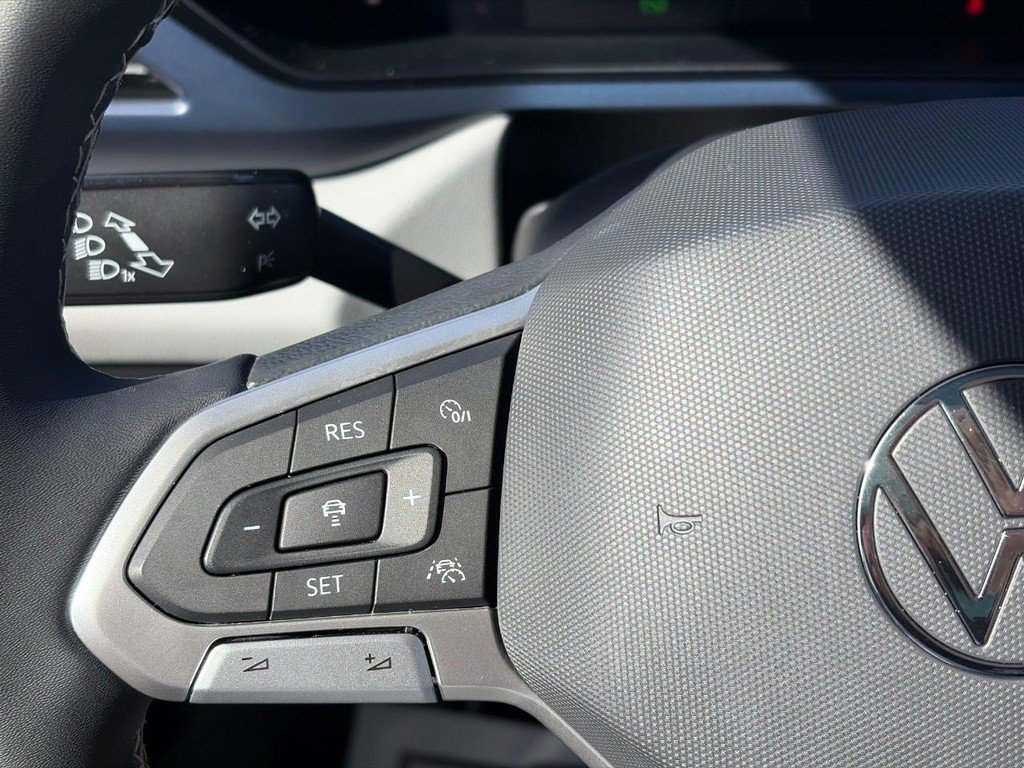 Certified 2023 Volkswagen Taos SE w/ Panoramic Sunroof Package AWD/4WD image 24