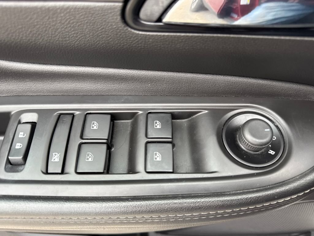 Used 2022 Buick Encore Preferred w/ Safety Package II image 19