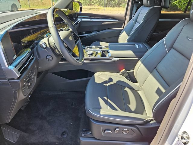 New 2026 Cadillac Escalade Sport w/ LPO, ONYX Package AWD/4WD image 7