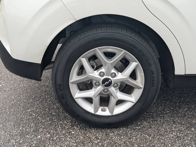 Certified 2025 Kia Soul LX w/ LX Technology Package FWD image 9
