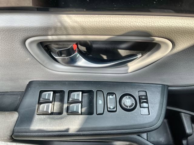 Used 2023 Honda Pilot LX image 17