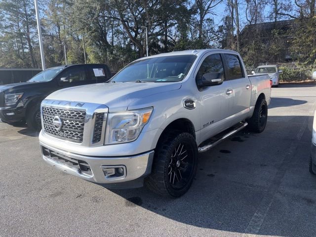 Used 2017 Nissan Titan SV image 4