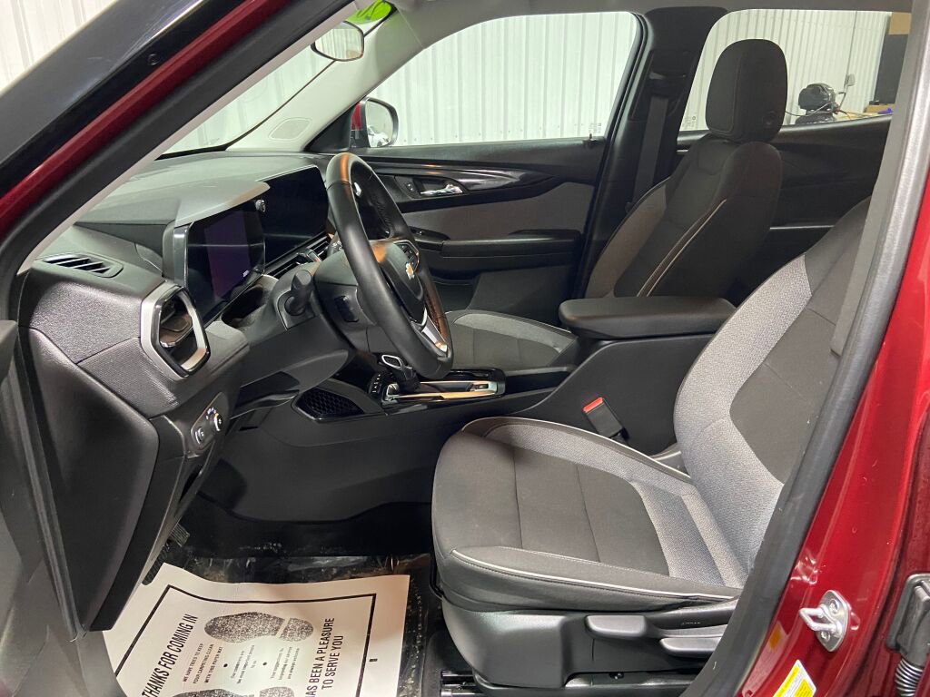 Used 2024 Chevrolet TrailBlazer LT w/ LT Cold Weather Package image 9
