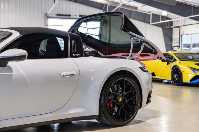 Used 2024 Porsche 911 Targa 4S w/ Premium Package image 41