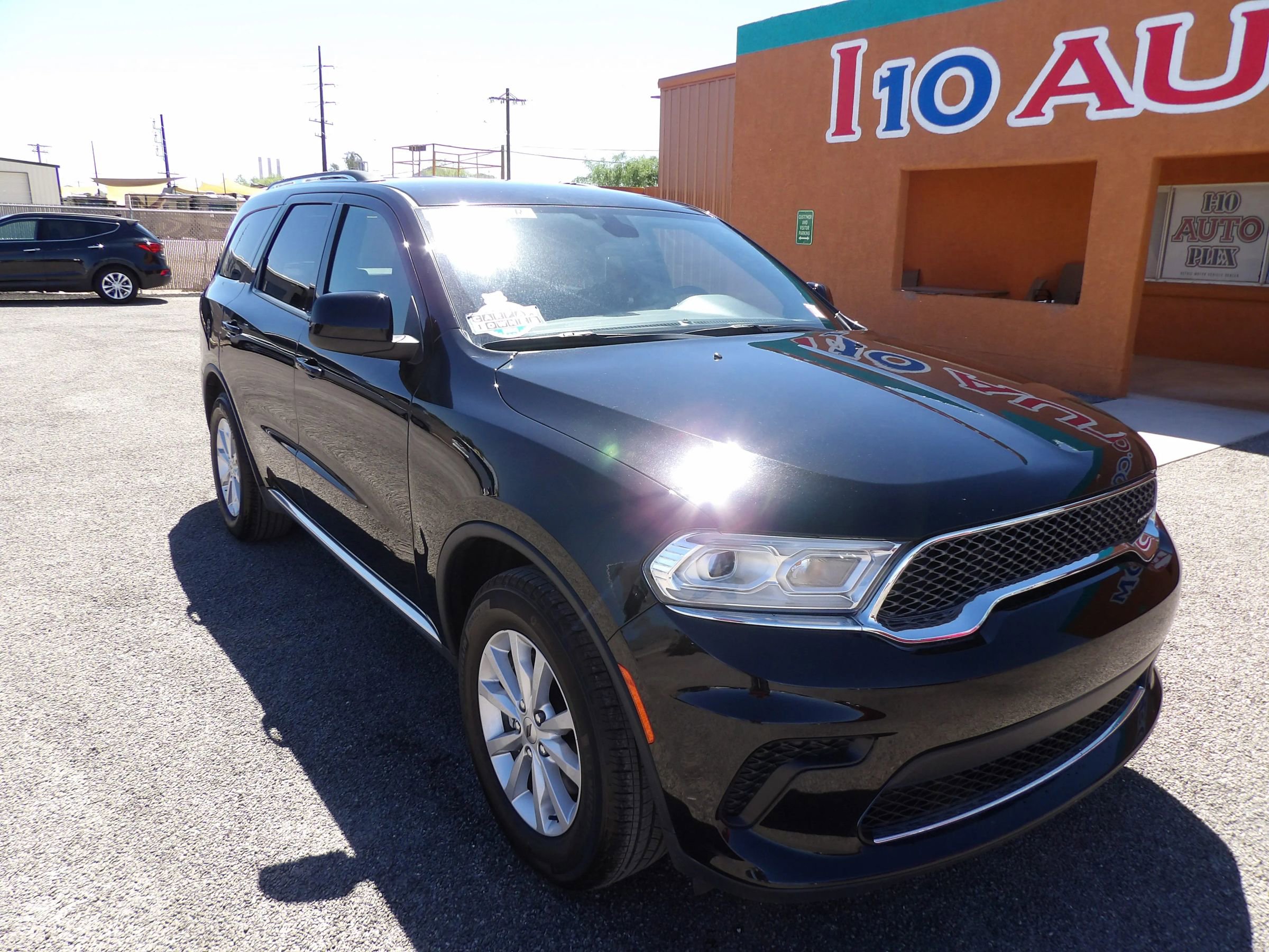 Used 2024 Dodge Durango SXT image 2
