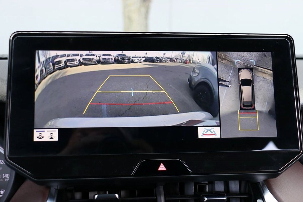 Used 2021 Toyota Venza Limited image 17