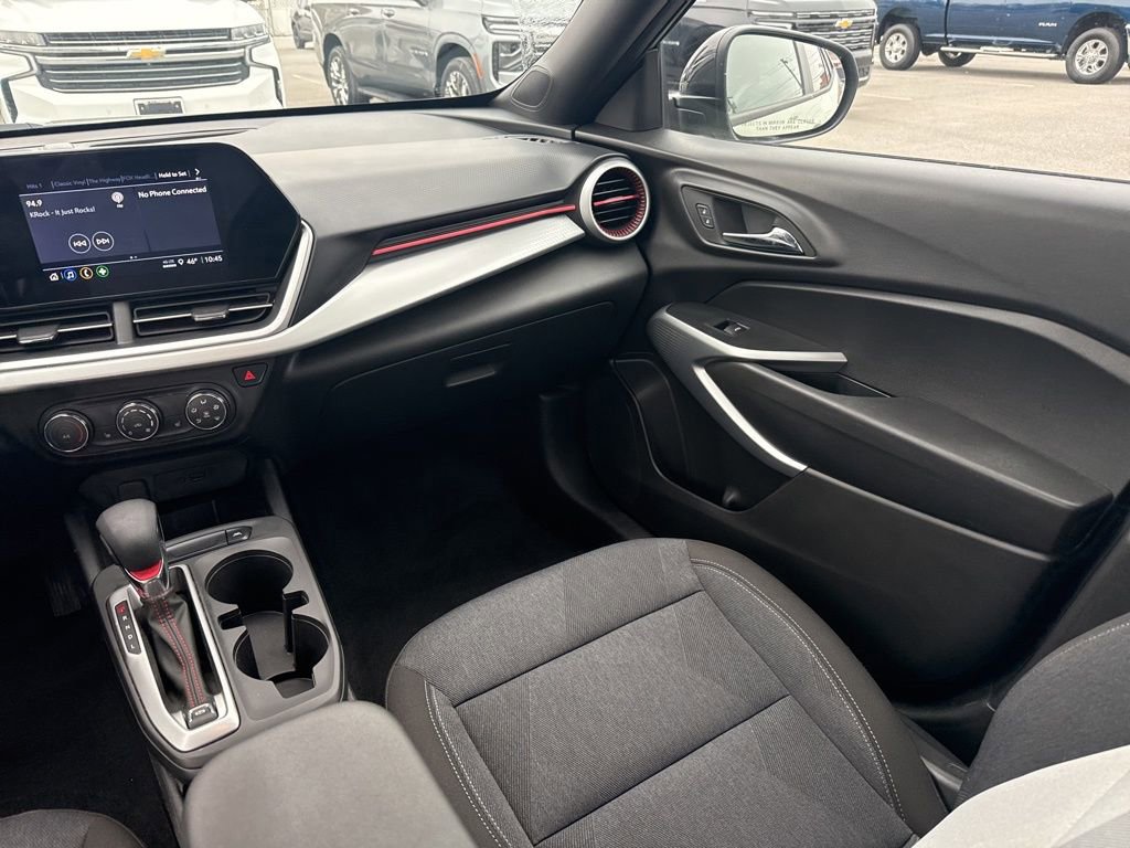 Used 2024 Chevrolet Trax RS w/ Driver Confidence Package image 11