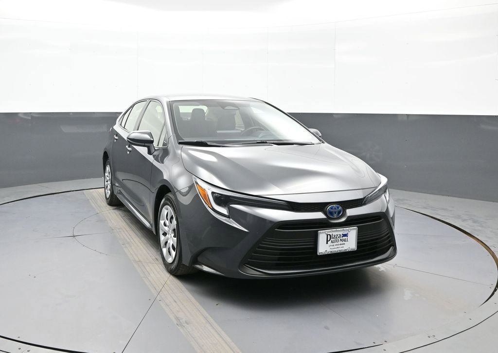 Certified 2024 Toyota Corolla LE image 3