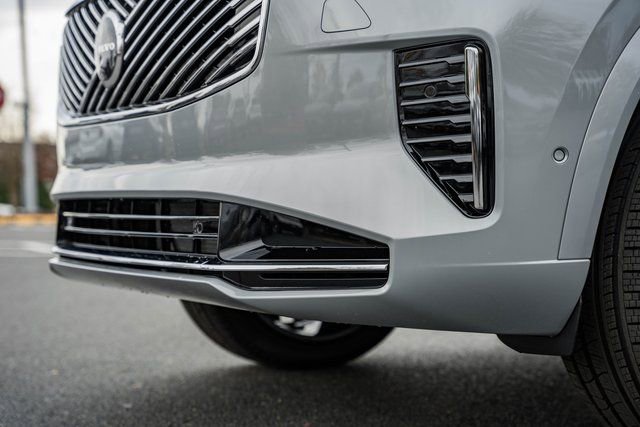 New 2026 Volvo XC90 B6 Plus w/ Protection Package Premier image 13