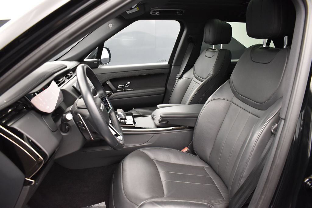 Used 2024 Land Rover Range Rover Sport SE AWD/4WD image 9