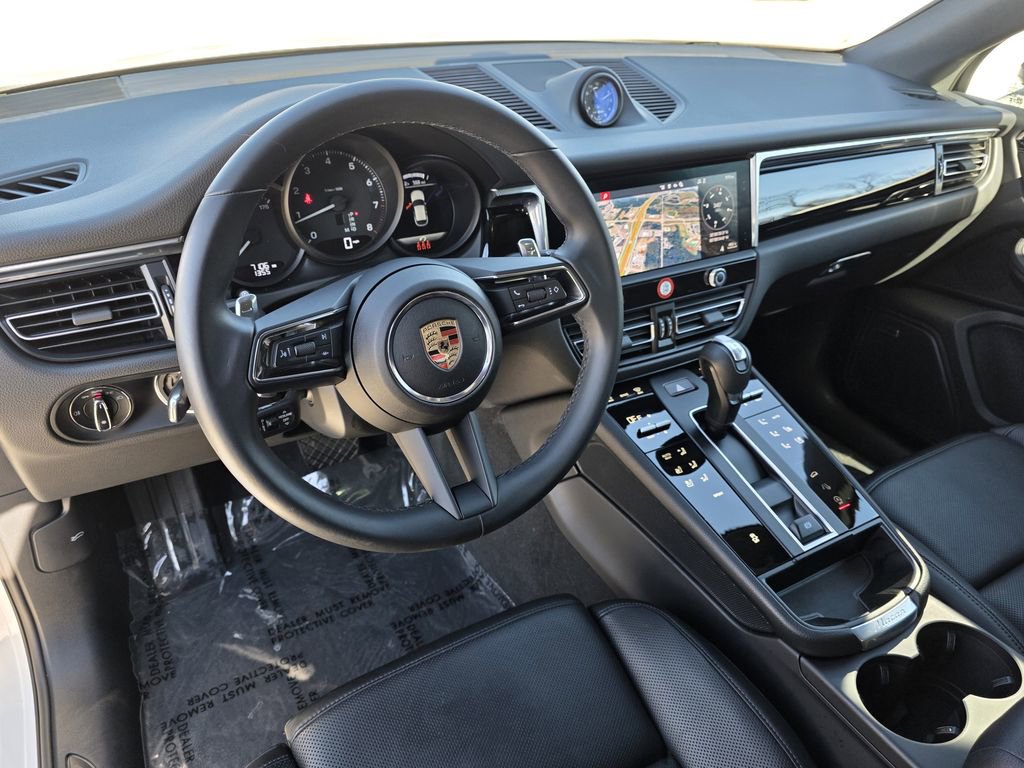 New 2025 Porsche Macan Turbo image 4