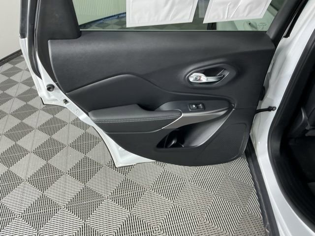 Used 2022 Jeep Cherokee Latitude Lux AWD/4WD image 10