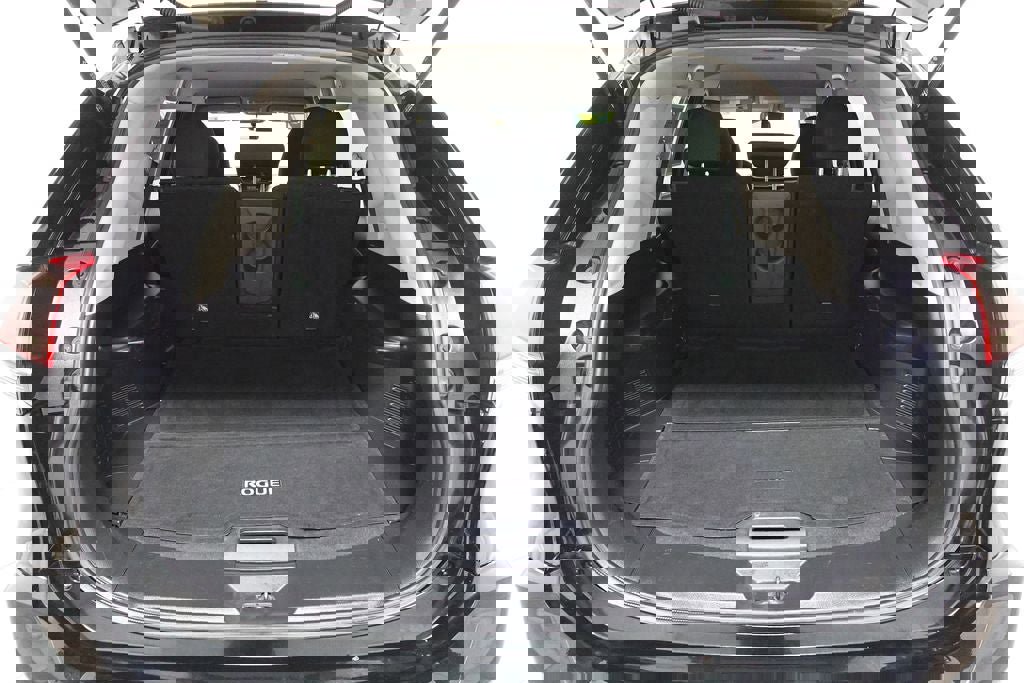 Used 2017 Nissan Rogue SV image 26