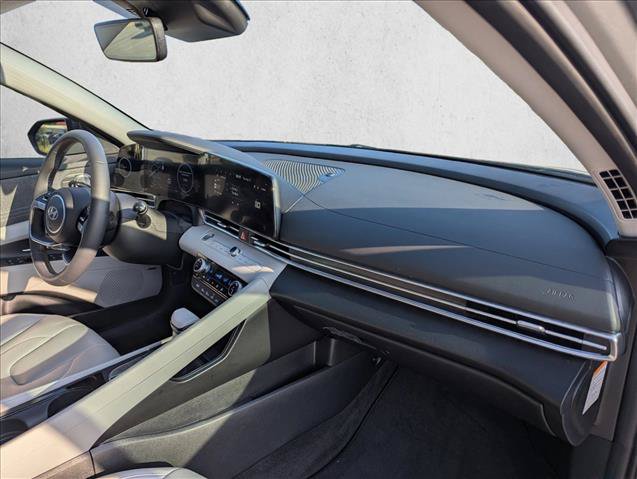 Certified 2025 Hyundai Elantra Limited FWD image 28