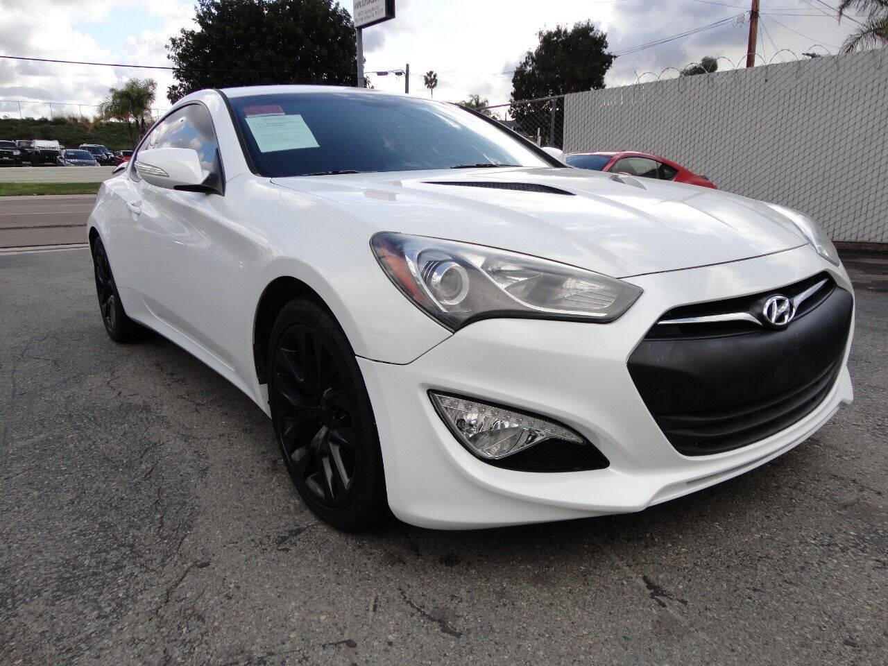 Used 2016 Hyundai Genesis 3.8 RWD image 10