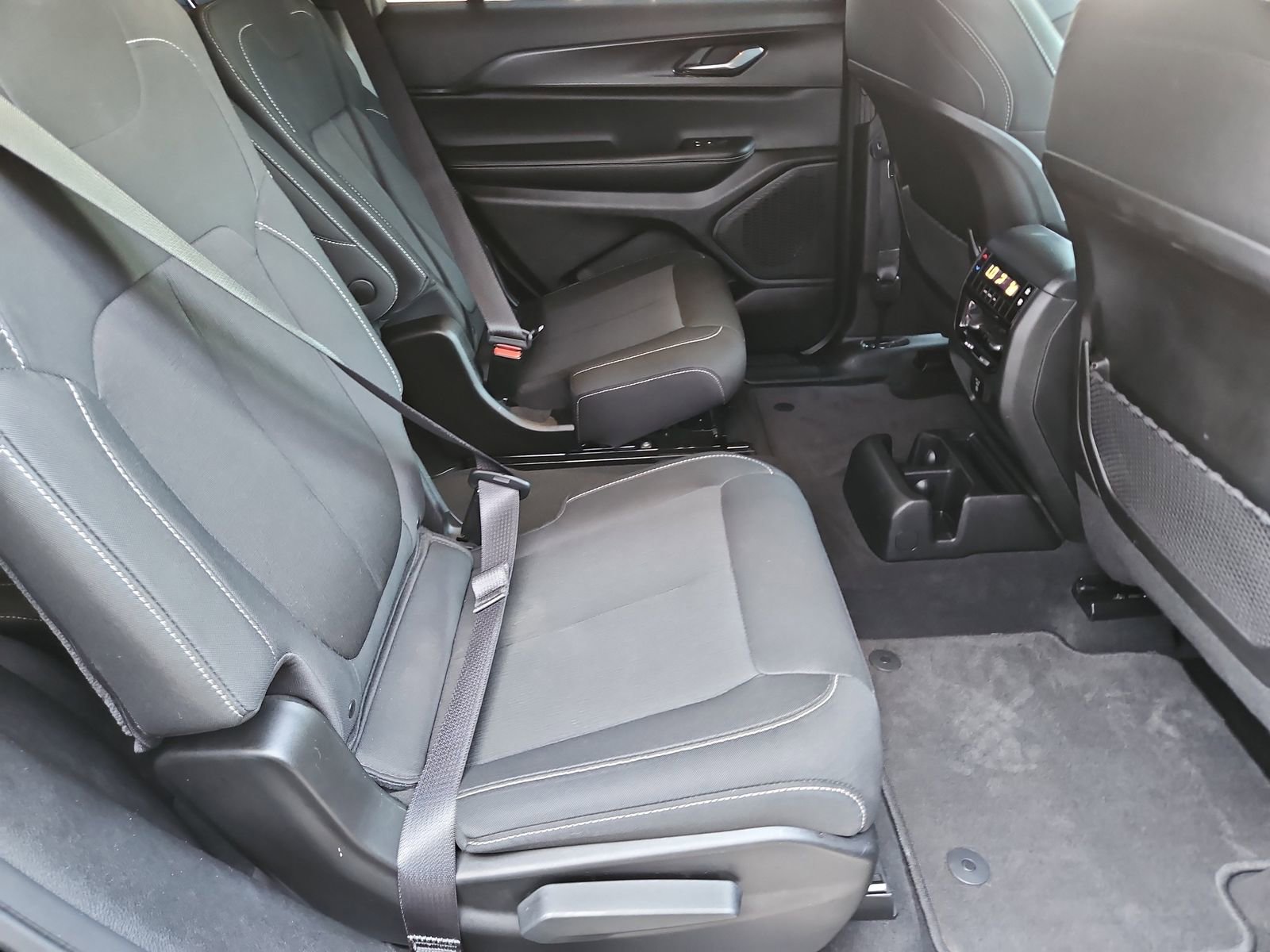 Used 2025 Jeep Grand Cherokee L Laredo w/ Luxury Tech Group I image 20