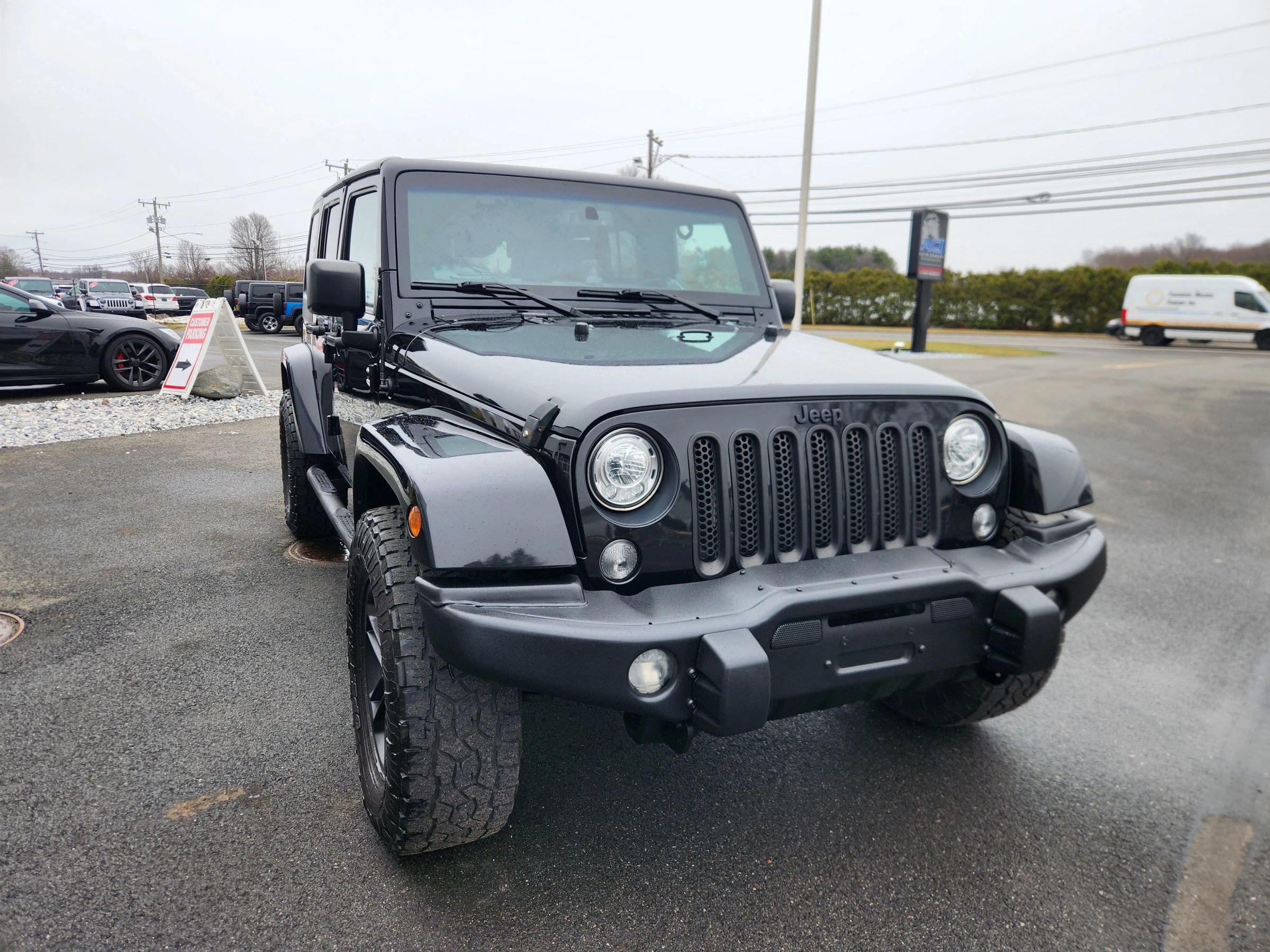 Used 2017 Jeep Wrangler Unlimited Sahara AWD/4WD image 27