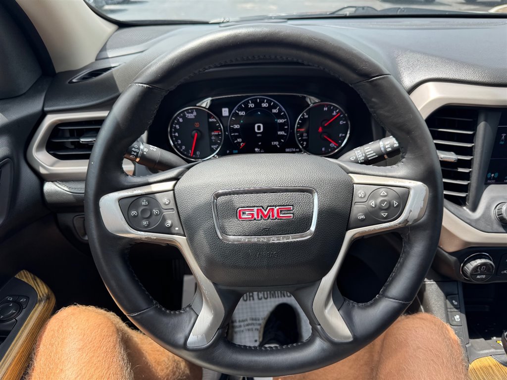 Used 2017 GMC Acadia Denali w/ Technology Package FWD image 11