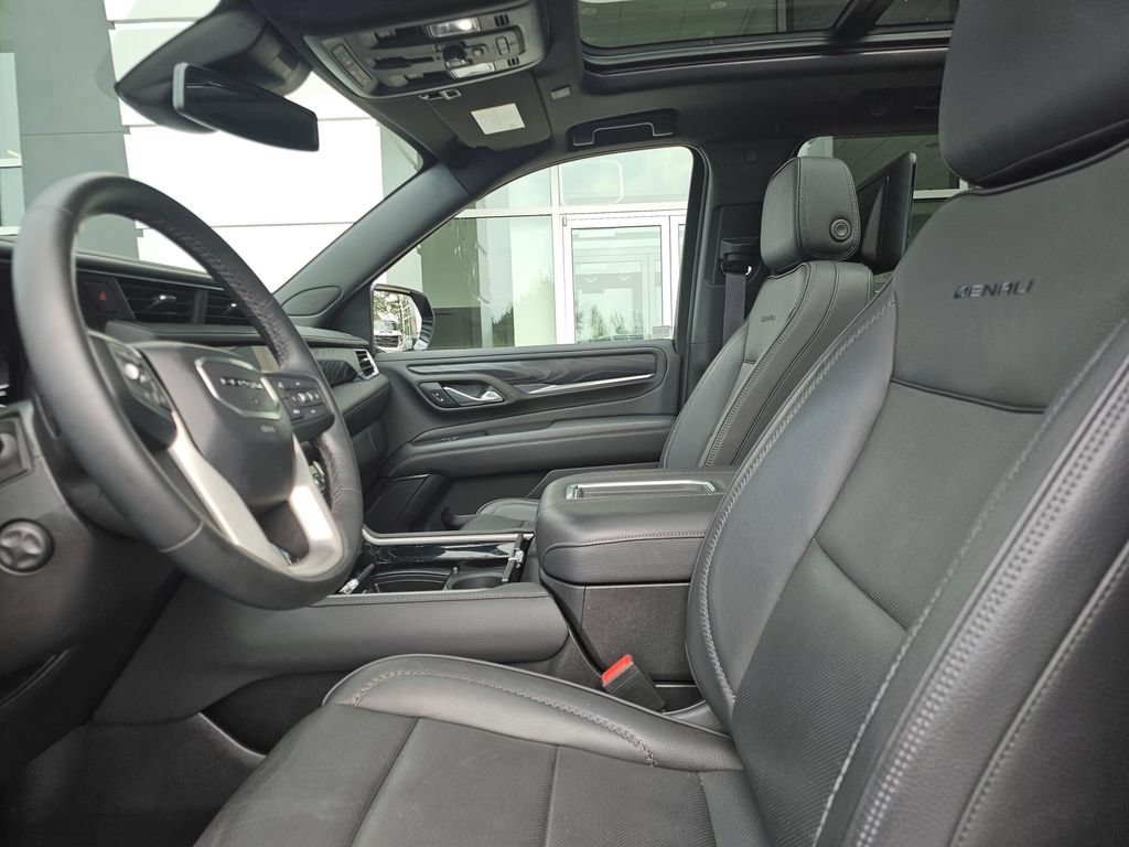 Used 2023 GMC Yukon XL Denali w/ Max Trailering Package AWD/4WD image 24