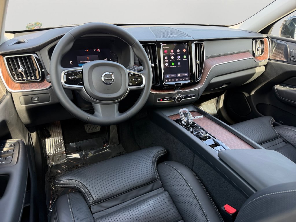 Certified 2024 Volvo XC60 B5 Ultimate w/ Protection Package Premier AWD/4WD image 13