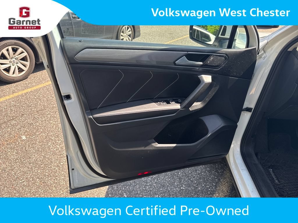 Certified 2023 Volkswagen Tiguan SE w/ Panoramic Sunroof Package AWD/4WD image 10