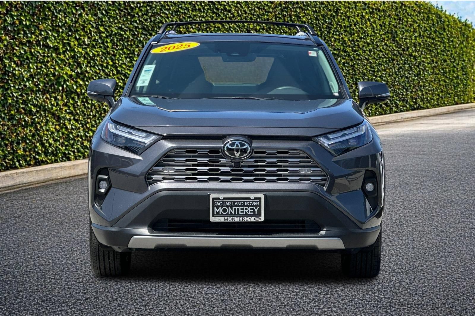 Used 2025 Toyota RAV4 Limited w/ Advanced Technology Package AWD/4WD image 9