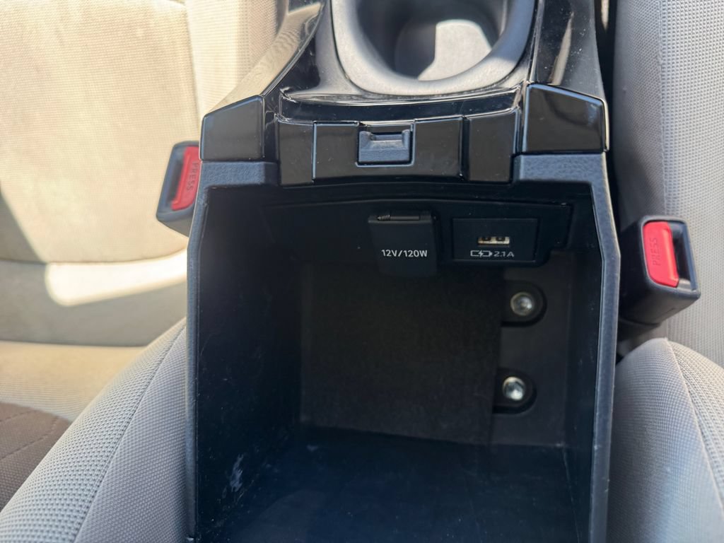 Used 2021 Toyota Corolla LE w/ Carpet Mat Package (TMS) FWD image 20