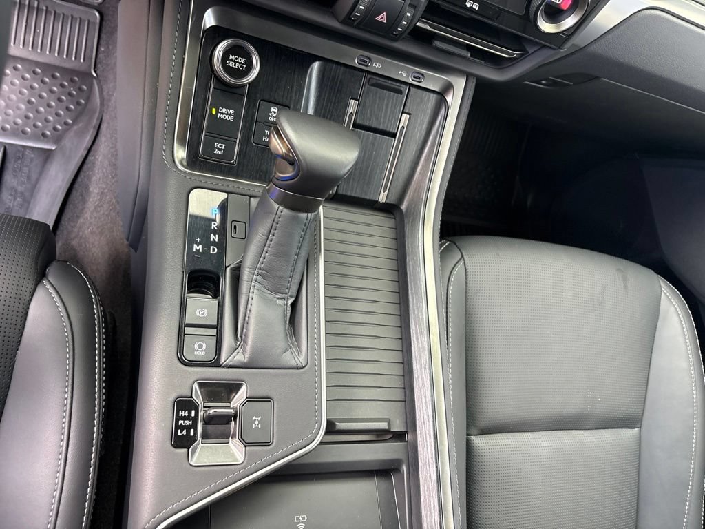 Used 2025 Lexus GX 550 w/ Accessory Package (Z1) AWD/4WD image 15
