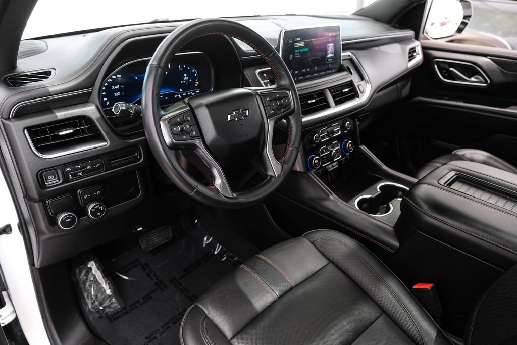 Used 2022 Chevrolet Suburban RST w/ Luxury Package RWD image 2